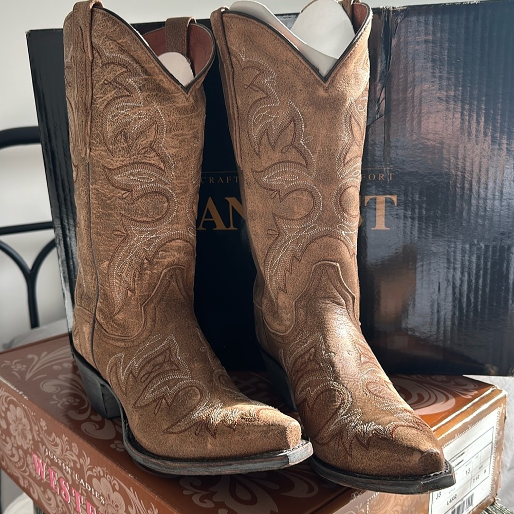 Dan post boots